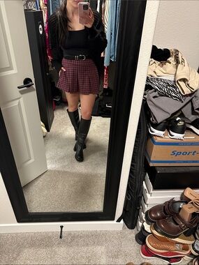 hollister red pleated skirt